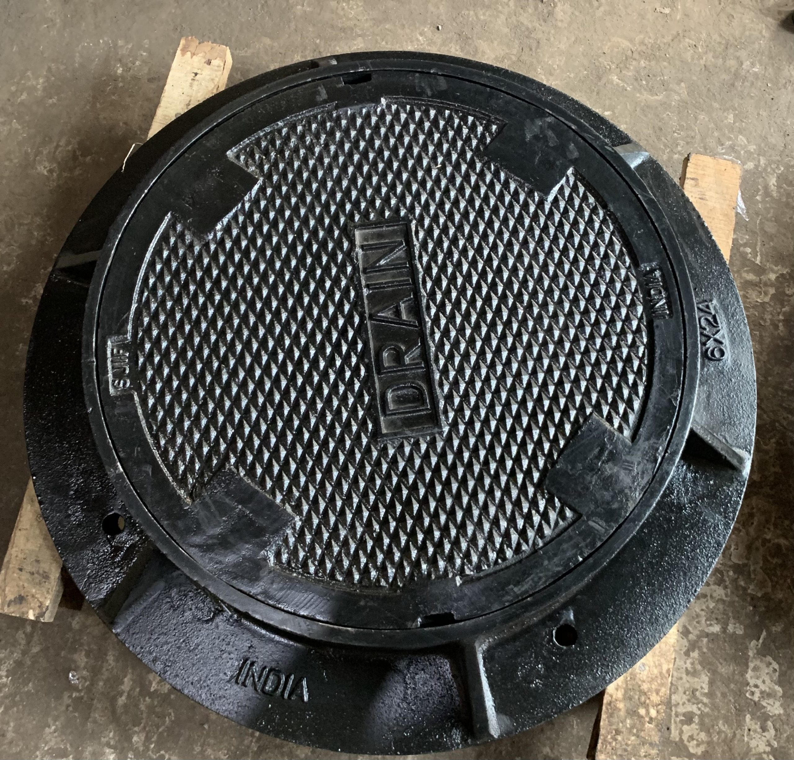 manhole-frame-and-covers-american-cast-iron-products-inc